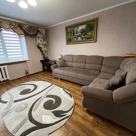 Апартаменти Біля Софіївки Uman Exterior foto